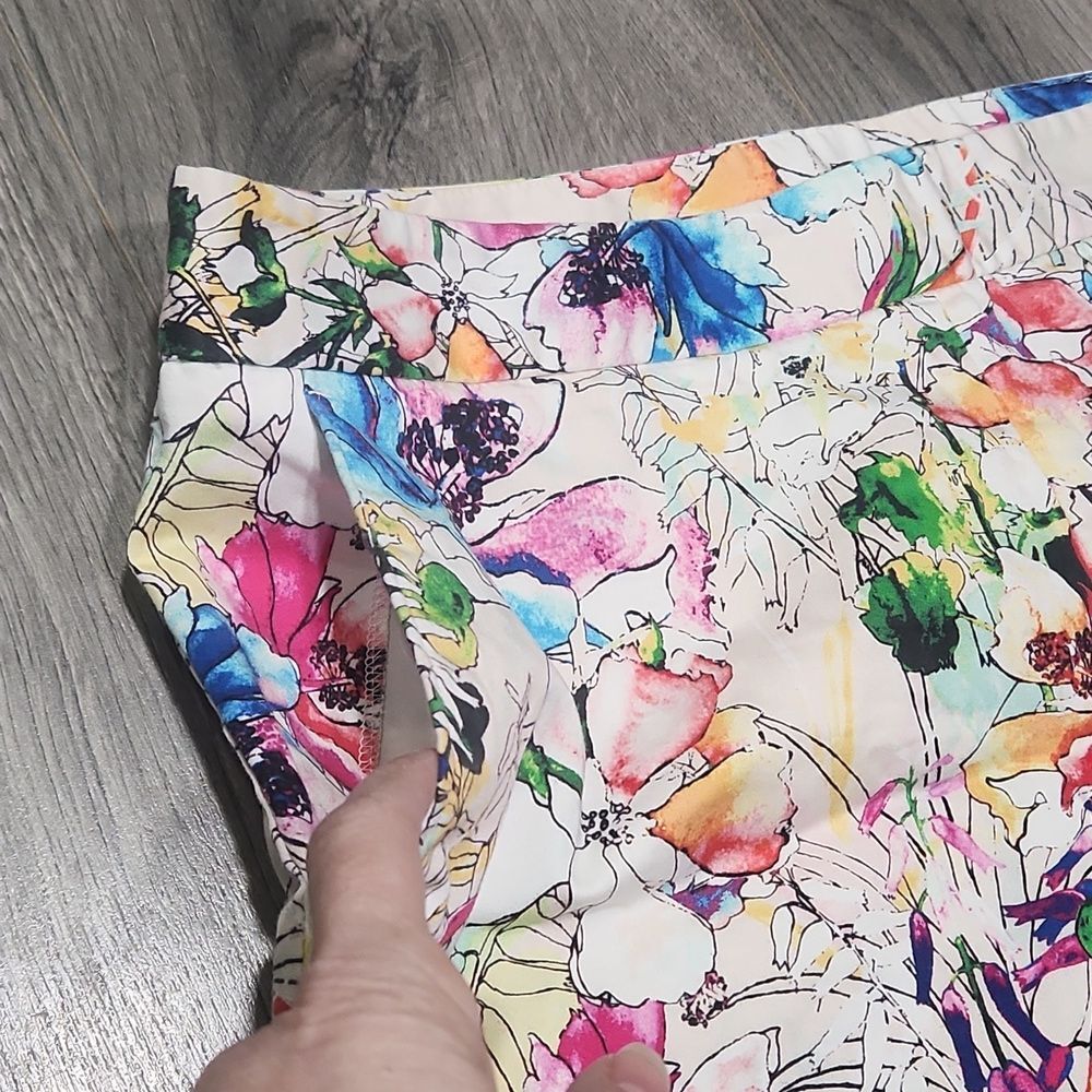 Express Colorful Chino Watercolor Floral Shorts - Picture 3 of 7